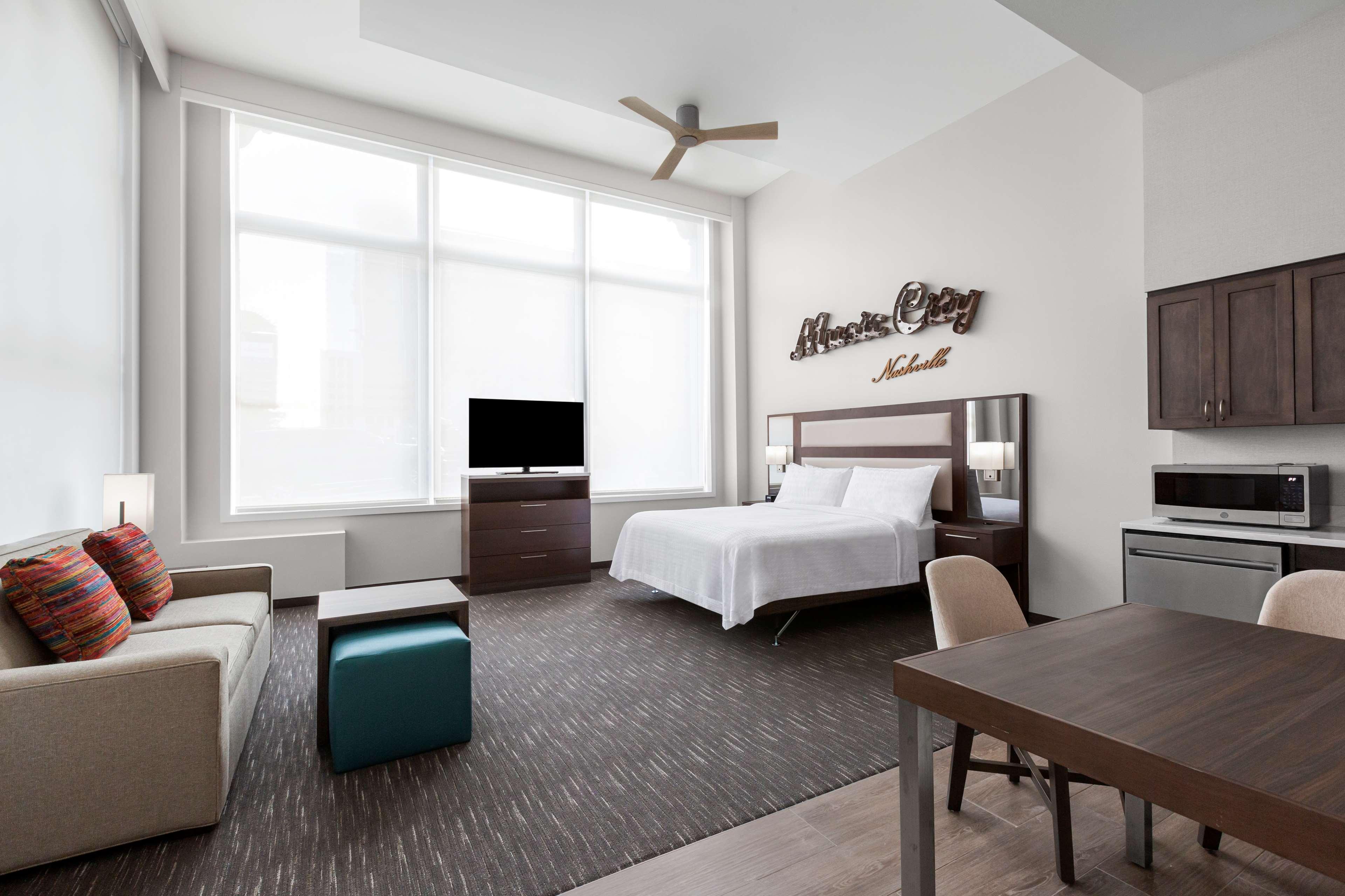 โฮมวูด สวีท บาย ฮิลตัน แนชวิลล์ ดาวน์ทาวน์ Hotel ภายนอก รูปภาพ