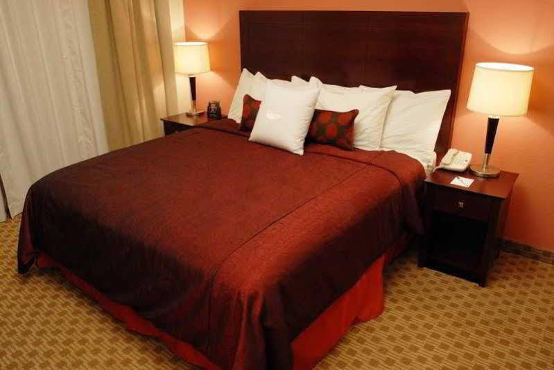 โฮมวูด สวีท บาย ฮิลตัน แนชวิลล์ ดาวน์ทาวน์ Hotel ภายนอก รูปภาพ